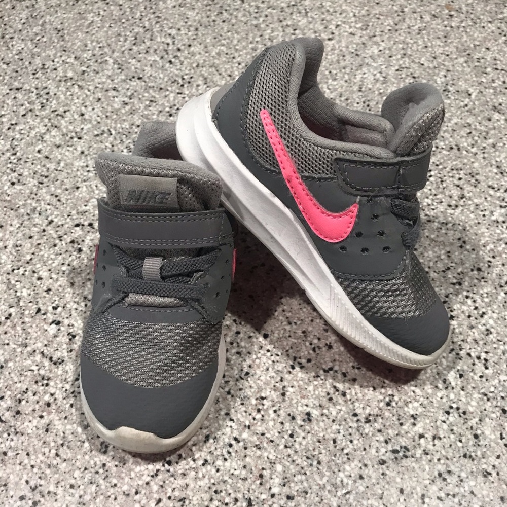 Size 8 Nike’s!